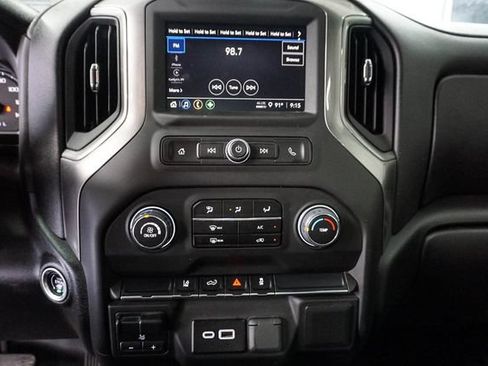 Used 2025 Chevrolet Silverado 2500 W/T AWD/4WD image 18