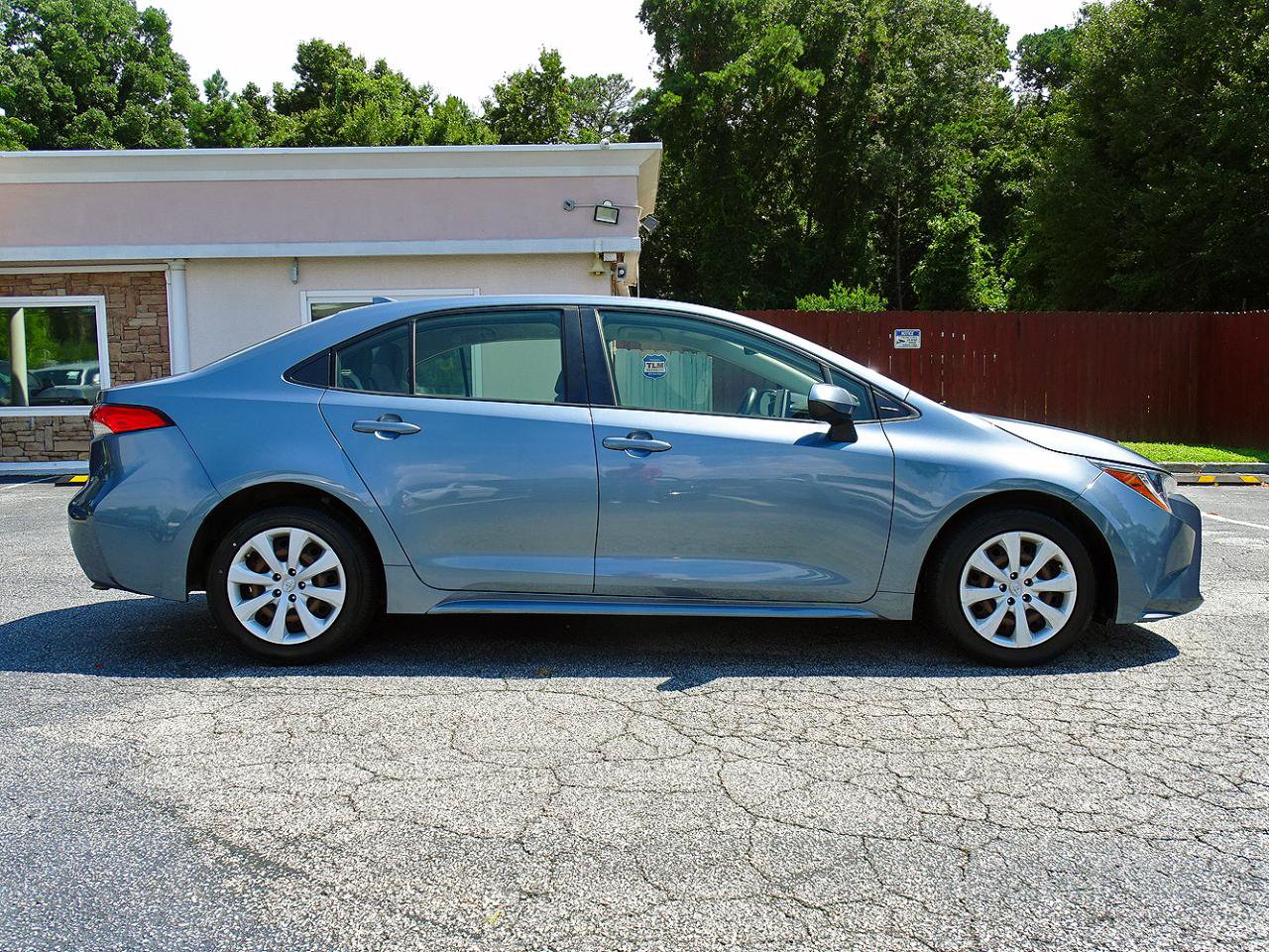 Used 2021 Toyota Corolla LE w/ Carpet Mat Package (TMS) FWD image 12