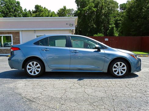 Used 2021 Toyota Corolla LE w/ Carpet Mat Package (TMS) FWD image 12