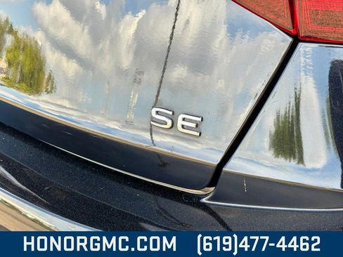 Used 2024 Volkswagen Jetta SE image 9