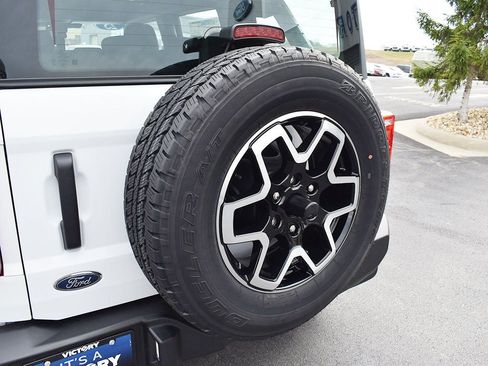 New 2025 Ford Bronco 4-Door image 21