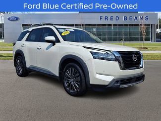 Used 2022 Nissan Pathfinder SL w/ SL Premium Package AWD/4WD video 1