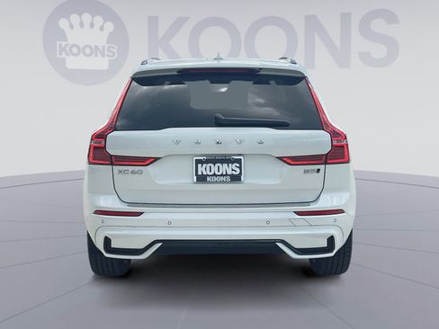 Certified 2023 Volvo XC60 B5 Plus w/ Climate Package AWD/4WD image 15