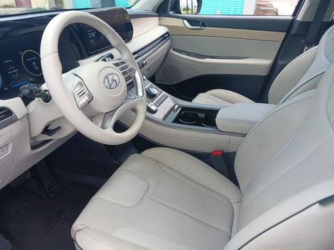 Used 2024 Hyundai Palisade Limited FWD image 9
