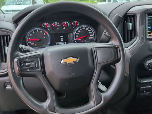 Used 2019 Chevrolet Silverado 1500 Custom w/ Custom Convenience Package AWD/4WD image 17