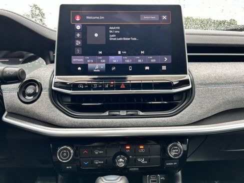 Certified 2024 Jeep Compass Latitude image 22