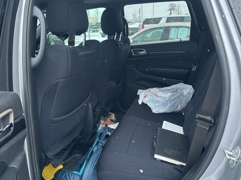 Used 2016 Jeep Grand Cherokee Laredo 75th Anniversary image 9