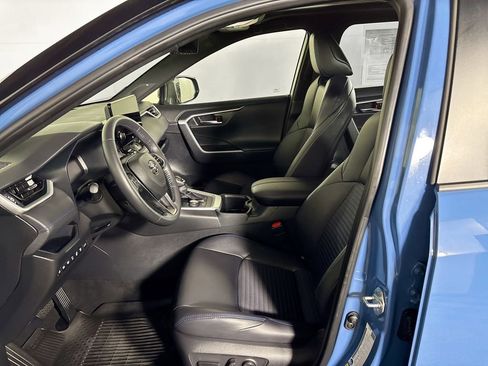 Used 2025 Toyota RAV4 XSE w/ Advanced Technology Package AWD/4WD image 11