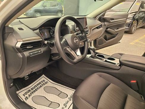 Used 2023 Nissan Altima 2.5 SV FWD image 13
