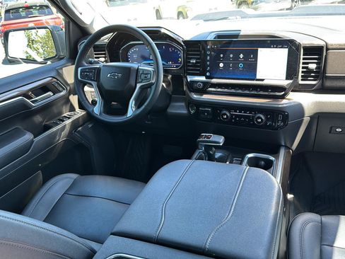 Used 2023 Chevrolet Silverado 1500 LT Trail Boss w/ LT Trail Boss Premium Package AWD/4WD image 19