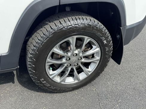 Used 2020 Jeep Cherokee Latitude Lux w/ Quick Order Package 26H Lux AWD/4WD image 25