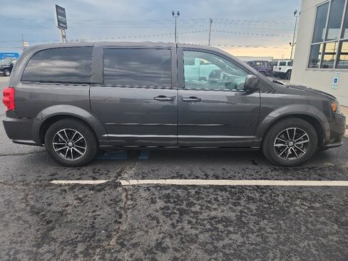 Used 2017 Dodge Grand Caravan GT FWD image 4