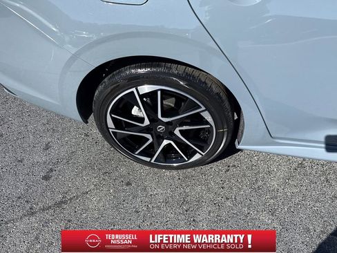 New 2025 Nissan Sentra SR w/ SR Premium Package image 23