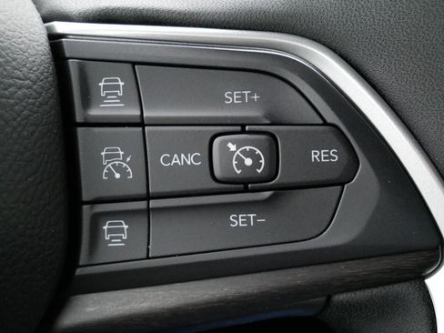 New 2025 Jeep Grand Cherokee Limited image 16