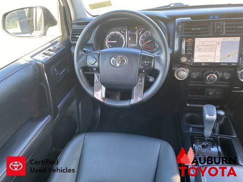Used 2021 Toyota 4Runner TRD Off-Road Premium AWD/4WD image 30