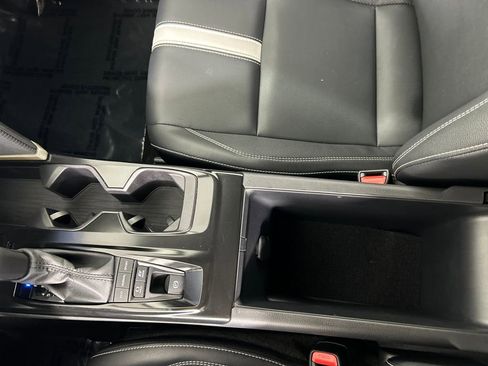 Used 2025 Toyota Camry SE image 14