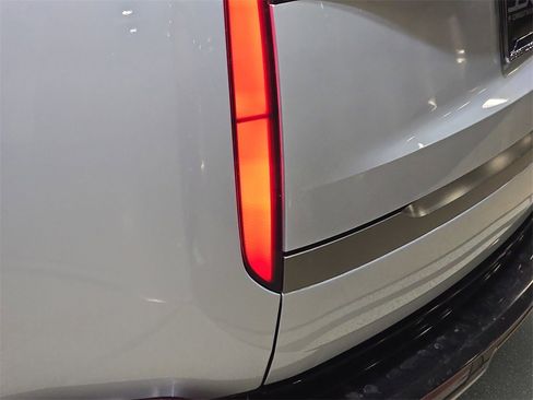 Used 2024 Land Rover Range Rover SE image 37