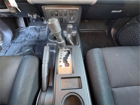 Used 2007 Toyota FJ Cruiser 4WD image 12