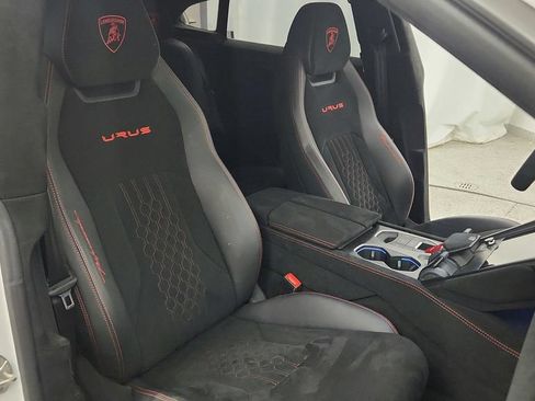 Used 2023 Lamborghini Urus Performante AWD/4WD image 54