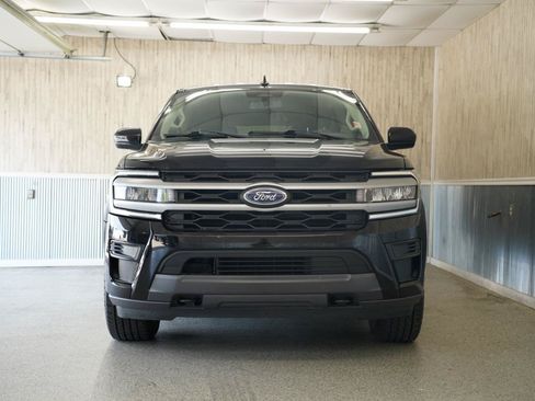 Used 2023 Ford Expedition XLT AWD/4WD image 2