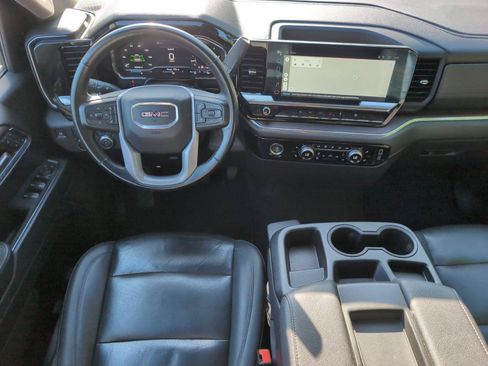 Used 2024 GMC Sierra 1500 SLT AWD/4WD image 33