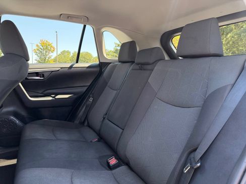Used 2019 Toyota RAV4 XLE FWD image 28