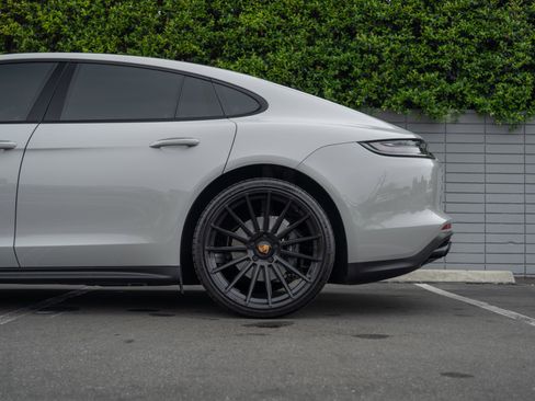 Used 2023 Porsche Panamera 4 Platinum Edition w/ Assistance Package image 22