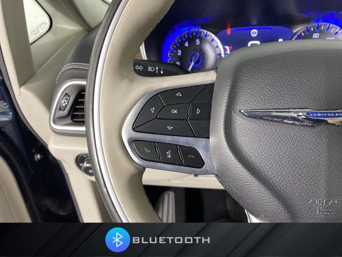 Used 2021 Chrysler Pacifica Limited w/ Uconnect Theater Family Group AWD/4WD image 23