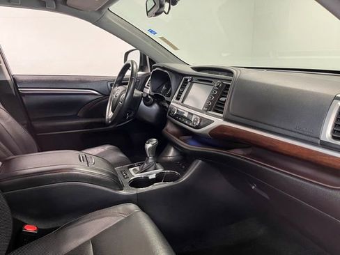 Used 2015 Toyota Highlander Limited image 11