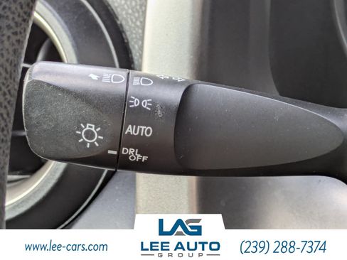 Used 2018 Toyota RAV4 LE FWD image 26