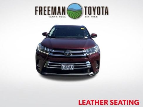 Used 2019 Toyota Highlander Limited AWD/4WD image 3