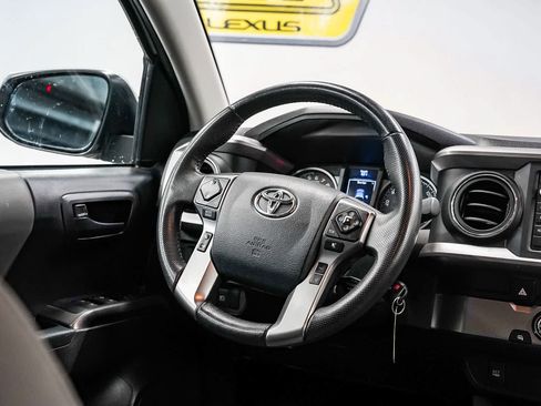 Used 2019 Toyota Tacoma SR5 RWD image 15