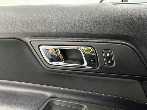 Used 2017 Ford Mustang Coupe image 26