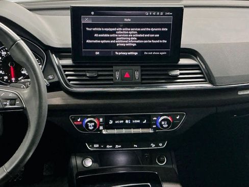 Used 2023 Audi Q5 2.0T Premium w/ Convenience Package image 9