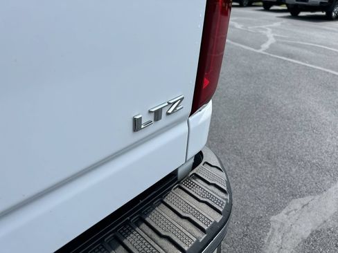 Used 2024 Chevrolet Silverado 2500 LTZ AWD/4WD image 12