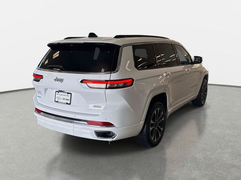 Used 2025 Jeep Grand Cherokee L Overland w/ Luxury Tech Group IV image 5