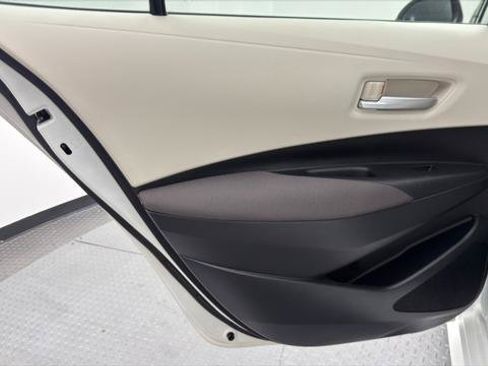 Used 2021 Toyota Corolla LE FWD image 13