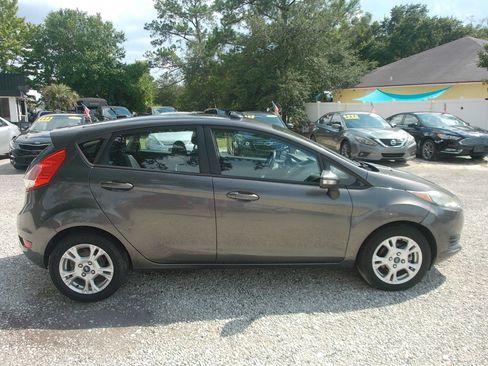 Used 2016 Ford Fiesta SE FWD image 4
