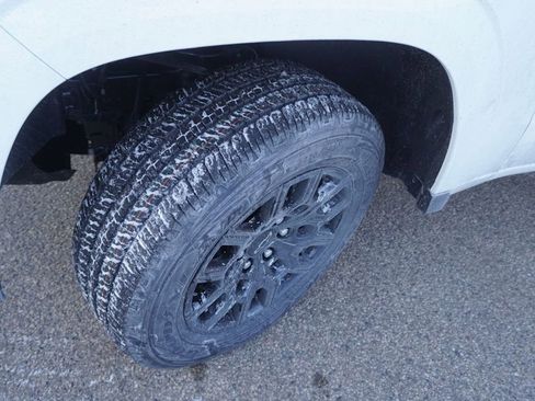 New 2025 Chevrolet Colorado W/T w/ WT Custom Package image 9