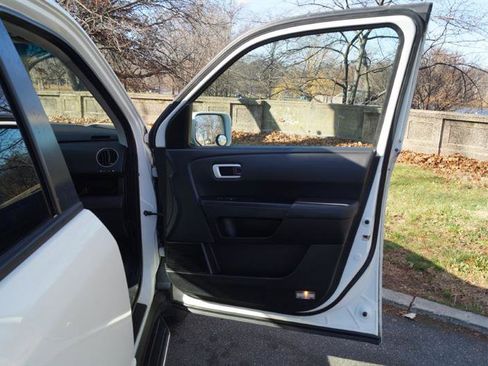 Used 2015 Honda Pilot Touring image 24