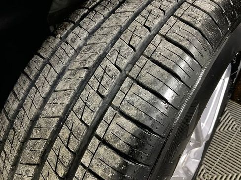 Used 2023 Chevrolet Equinox LT image 39