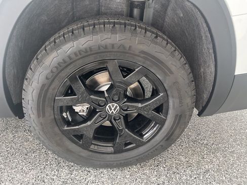 New 2026 Volkswagen Atlas Peak Edition image 11