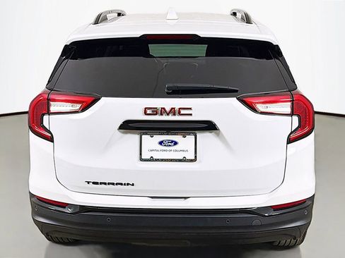 Used 2023 GMC Terrain SLE w/ Driver Convenience Package image 10