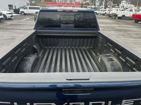 Used 2022 Chevrolet Silverado 2500 LTZ w/ LTZ Premium Package image 10