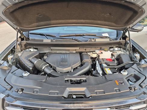 New 2026 GMC Acadia AT4 w/ Luxury Package AWD/4WD image 18