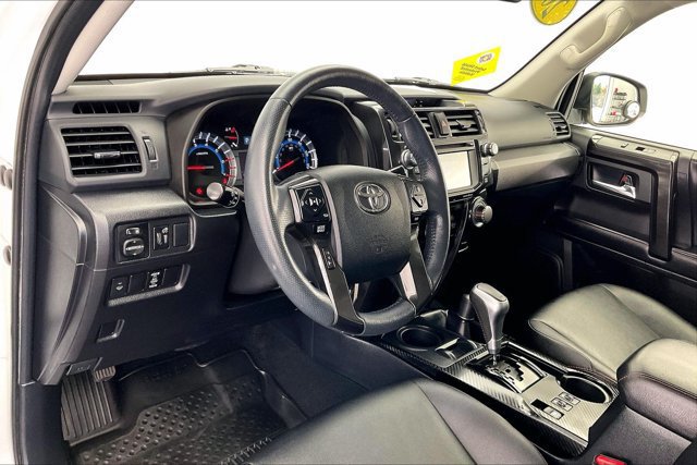 Used 2017 Toyota 4Runner TRD Off-Road Premium AWD/4WD image 14