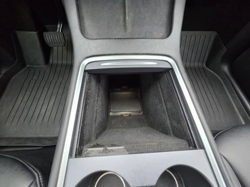Used 2023 Tesla Model Y Long Range AWD/4WD image 32