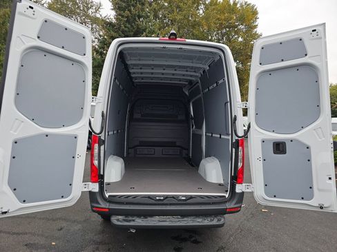 New 2025 Mercedes-Benz Sprinter 2500 image 11