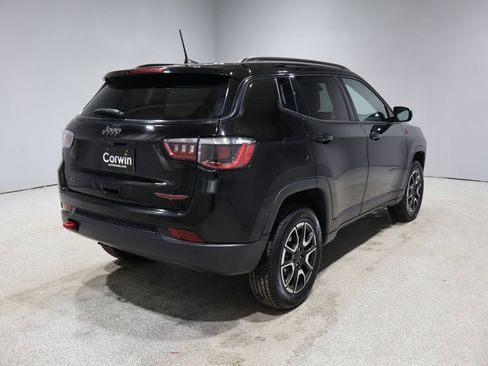 Used 2024 Jeep Compass Trailhawk image 2