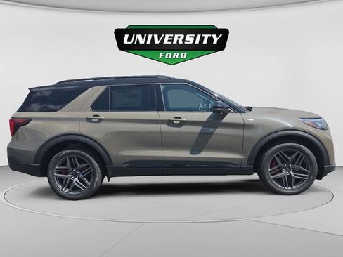 New 2026 Ford Explorer ST-Line w/ ST-Line Street Pack AWD/4WD image 2